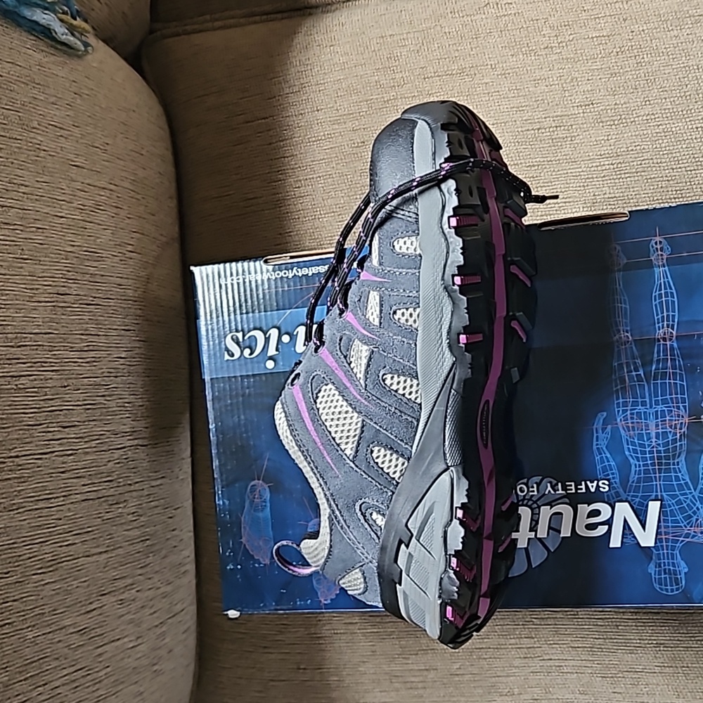 Nautilus composite toe safety shoes 9W